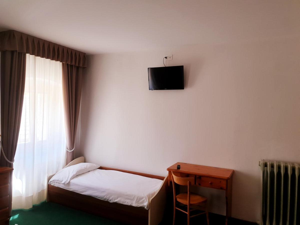 Albergo Trieste Lorenzago Di Cadore المظهر الخارجي الصورة