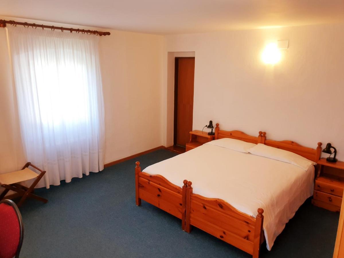 Albergo Trieste Lorenzago Di Cadore المظهر الخارجي الصورة